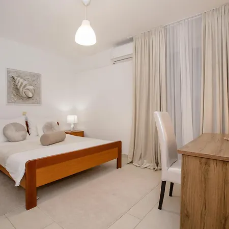 Apartment With Parking Space Banjol, Rab - 5041
