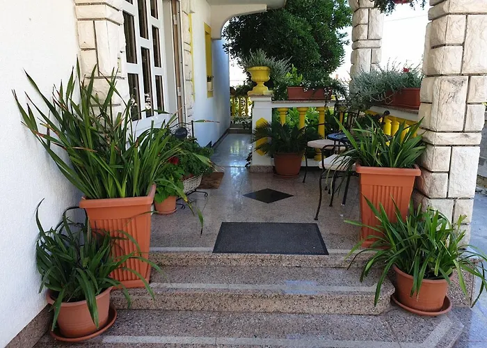 With Parking Space Banjol, Rab - 5041 شقة *